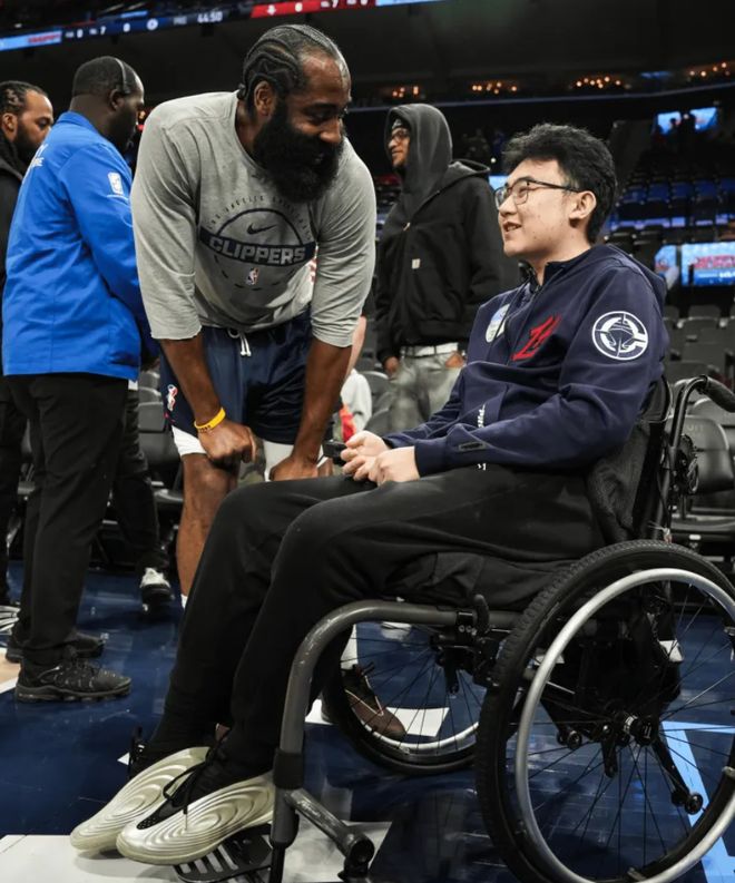 船媒支持哈登重返火箭！快船球迷模擬5方大交易：卡登祖全出重建