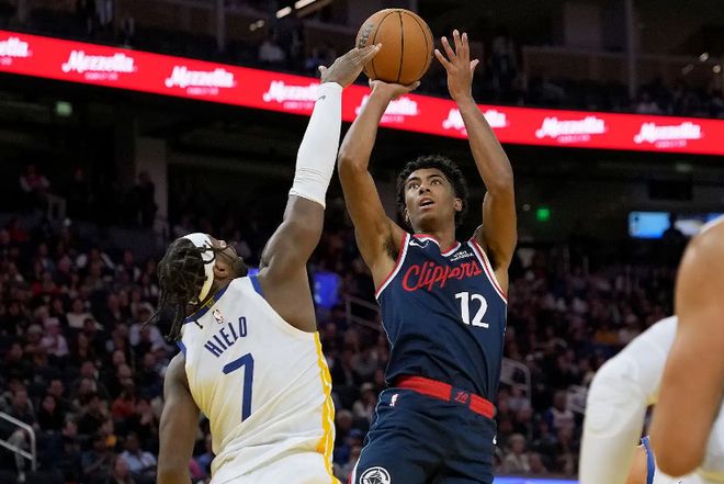 12分鐘內(nèi)豪取12分，快船后場(chǎng)新星抓住了最后的機(jī)會(huì)證明了自己？