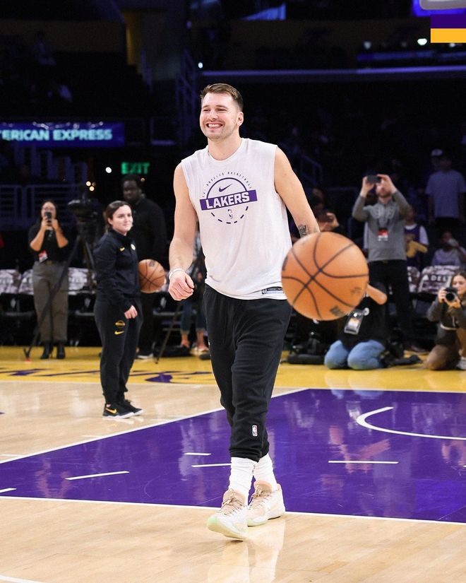 東契奇29+11+10湖人滅熱火3連勝，里夫斯26+11哈克斯31+8