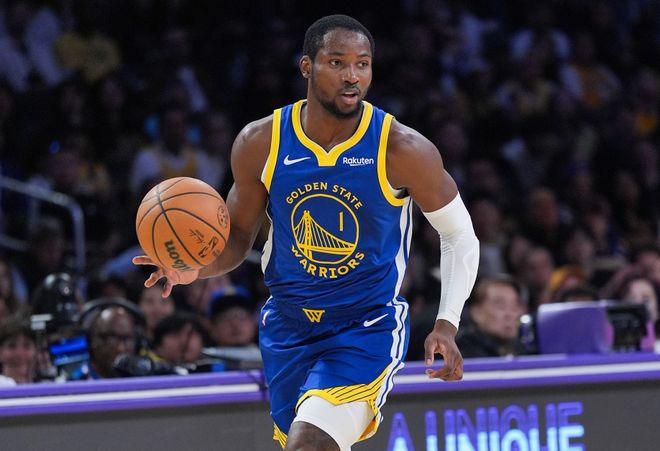 下半場(chǎng)發(fā)力！庫明加半場(chǎng)6中1，第三節(jié)轟13分對(duì)飆東契奇