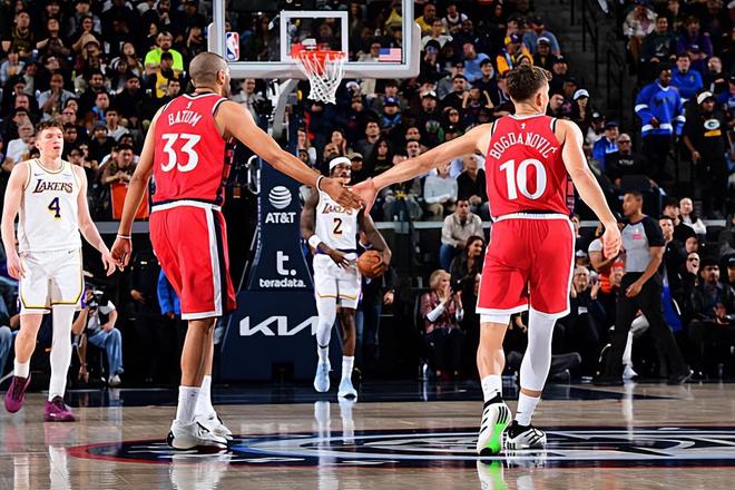 沒(méi)道理??！快船為什么非要給狀態(tài)下滑的鋒線(xiàn)老將這么多出場(chǎng)時(shí)間？