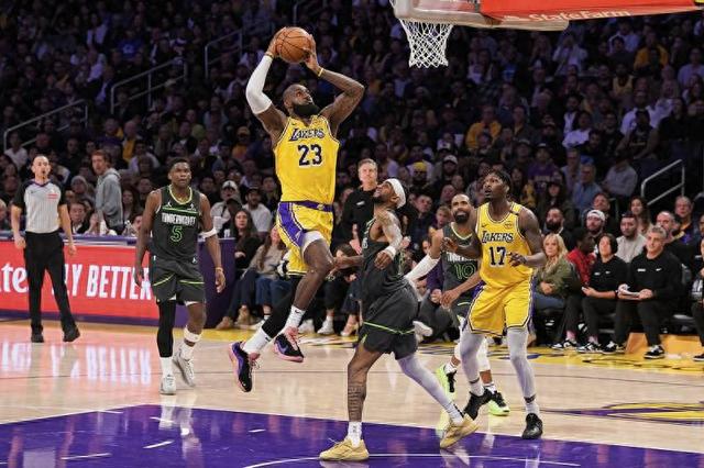 NBA季后赛 | 连续两年倒在首轮 湖人该想想如何补强阵容