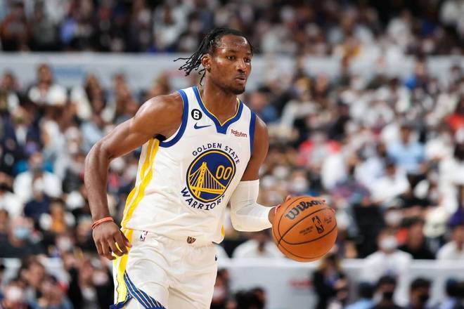 還能處！科爾對(duì)庫(kù)明加的表現(xiàn)感到震驚：他真的非常成熟了