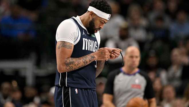 噓聲四起，安東尼·戴維斯被鵜鶘球迷抓住一切機會噓