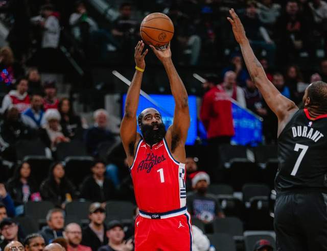 被轟40+8+3！火箭輸球都怪我，我沒(méi)防住倫納德，阿門(mén)賽后立下誓言