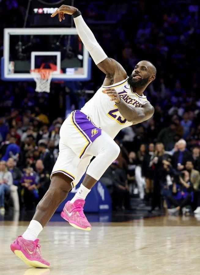 集體手冷，湖人三分38中6僅15.8%命中率，隊(duì)史第三差