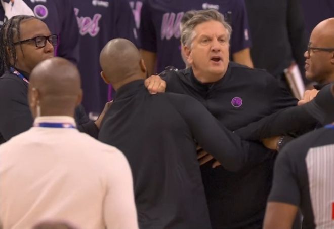 半節(jié)下班！森林狼主帥怒噴裁判連吃兩T被驅(qū)逐 華子表達(dá)疑問