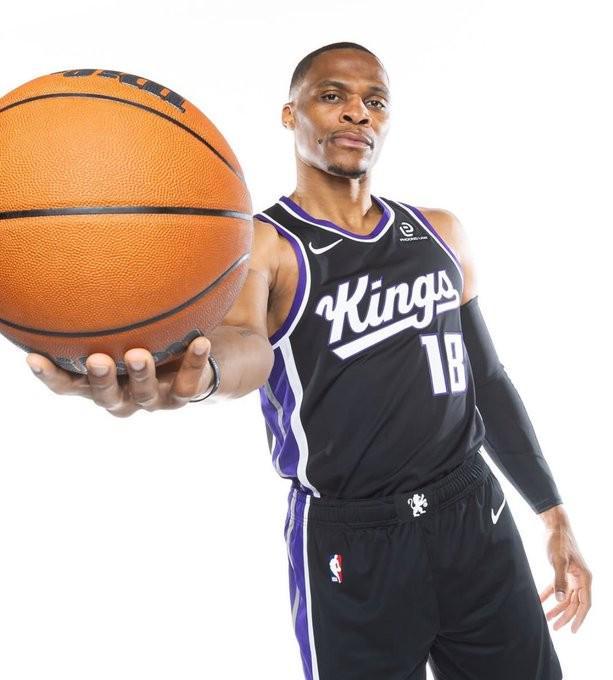 前車之鑒，國王內(nèi)部人士擔(dān)心決勝時(shí)刻不讓威少上場會(huì)讓他不開心