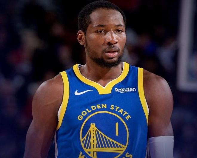 記者：庫明加將在對(duì)陣湖人揭幕戰(zhàn)中擔(dān)任首發(fā)