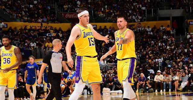 里夫斯：自從我來(lái)到湖人 湖人就一直是‘湖三崩’