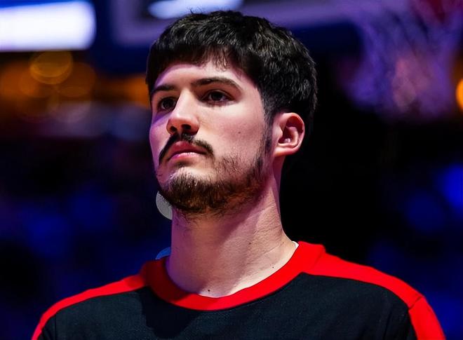 老詹轟36+4+3仍無緣今日最佳！對(duì)不起，你碰到暴走的謝潑德了