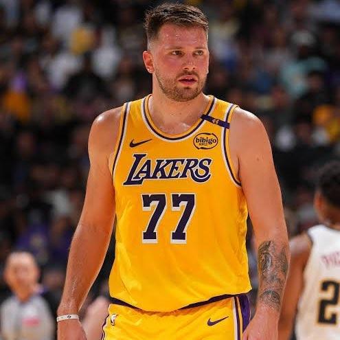 洛城德比傷病不斷，湖人官方：東契奇左腿挫傷，退出本場比賽