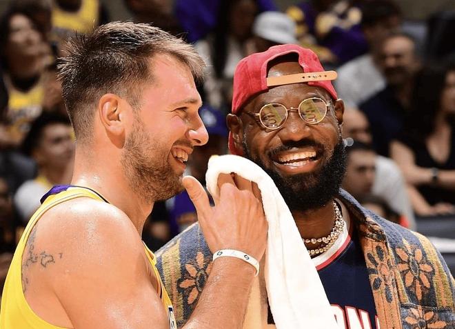 轟49+11+8！東契奇爆發(fā)，湖人賽季首勝！這一戰(zhàn)，我認清了6名球星