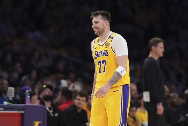 克勒貝爾吹爆東契奇：瘋狂的傳球和投籃，隊(duì)友隨時有機(jī)會吃餅