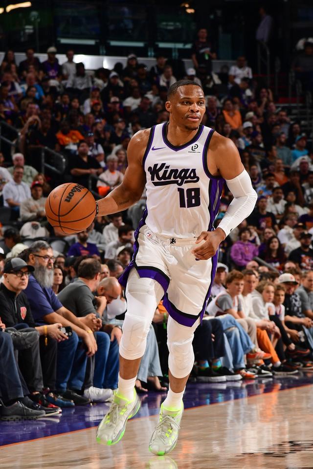 中規(guī)中矩，威少國王首秀19分鐘8中2得6分6板1助1帽2失誤