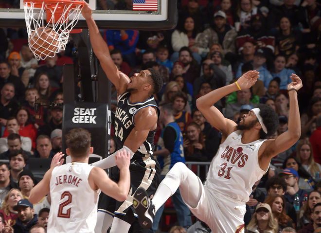 場均轟36分16板7助，歷史首人！就這么打，你距離告別球隊不遠了