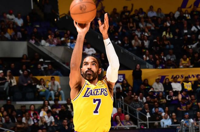 攻防兩端都存在感不足！湖人后場大將再這樣下去就要地位不保了？