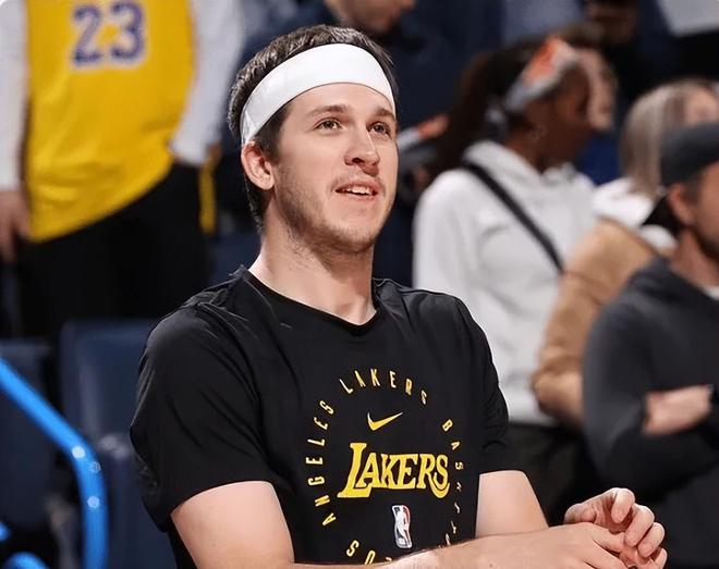 湖人慘敗開拓者！4首發(fā)齊爆難救主，克內(nèi)克特狂鐵，拉拉維亞太廢