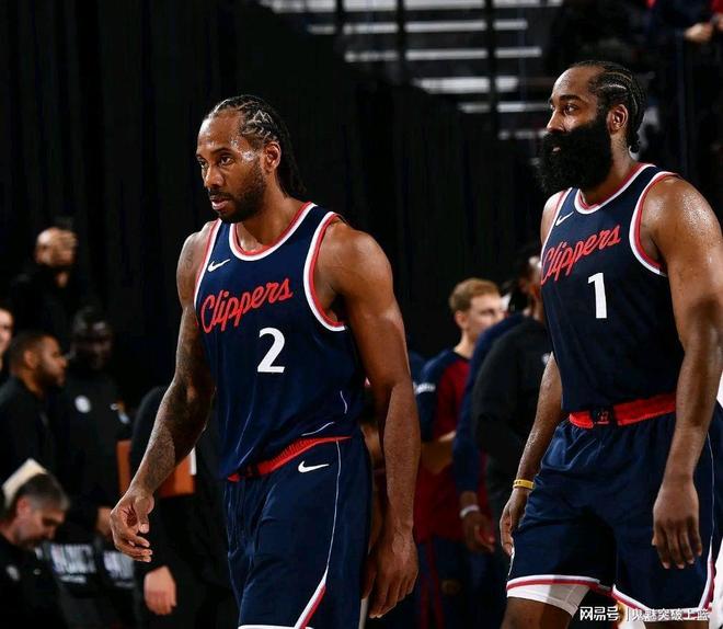 大爆冷！快船21分完敗爵士！哈登空砍15+11小卡9中3，比爾首秀5分