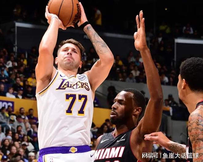 NBA最新排名！湖人升西部第三，衛(wèi)冕冠軍甩開馬刺，76人東部第一