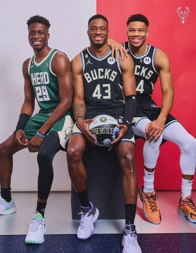 五兄弟，四個(gè)打上NBA，三兄弟同隊(duì)創(chuàng)歷史！