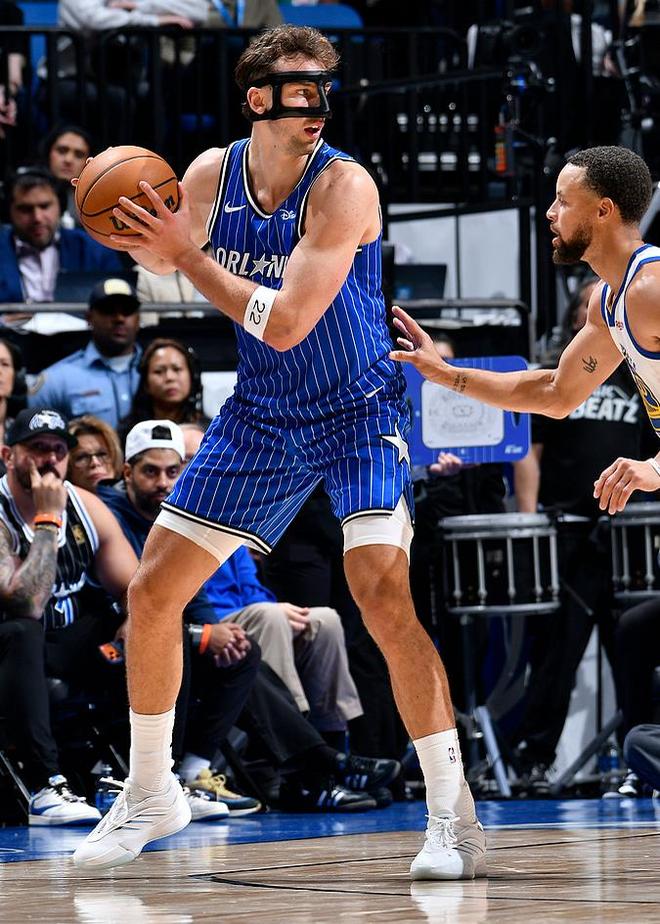 主場復(fù)仇！勇士120-97輕取魔術(shù)：數(shù)據(jù)揭示第一功臣！