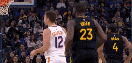 格林一拳欺負(fù)年輕人，驅(qū)逐??！