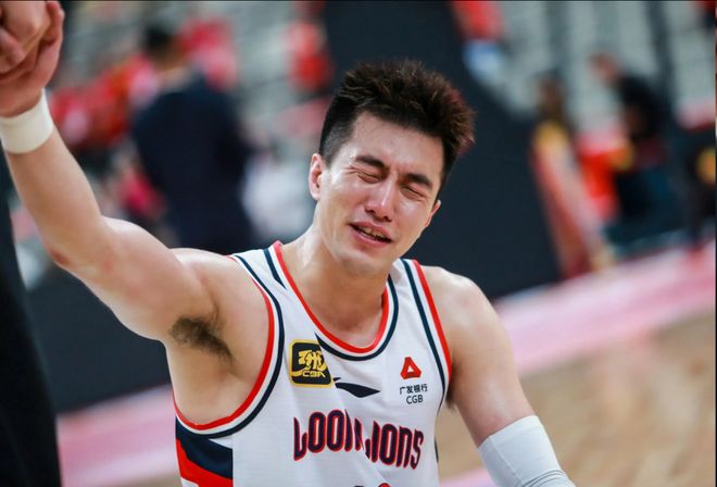 养伤果然是借口？郭艾伦狂轰43分获MVP，广州终于理解辽宁的苦衷
