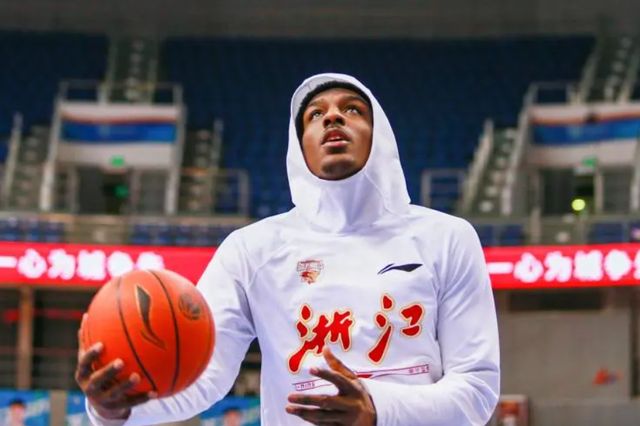 正式官宣!CBA顶级外援加盟北控男篮,携手廖三宁,冲击前四