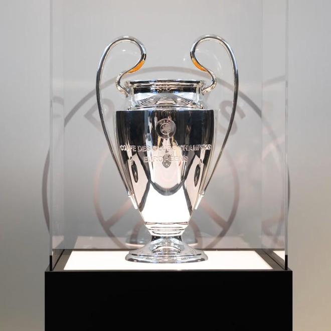 分享喜悅，本賽季巴黎每個主場比賽都會展示歐冠獎杯供球迷參觀