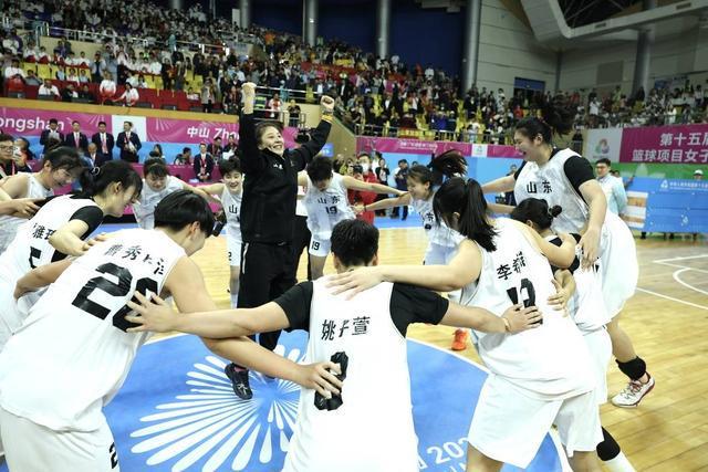 “女姚明”张子宇降维打击 山东队夺全运会U18女篮冠军