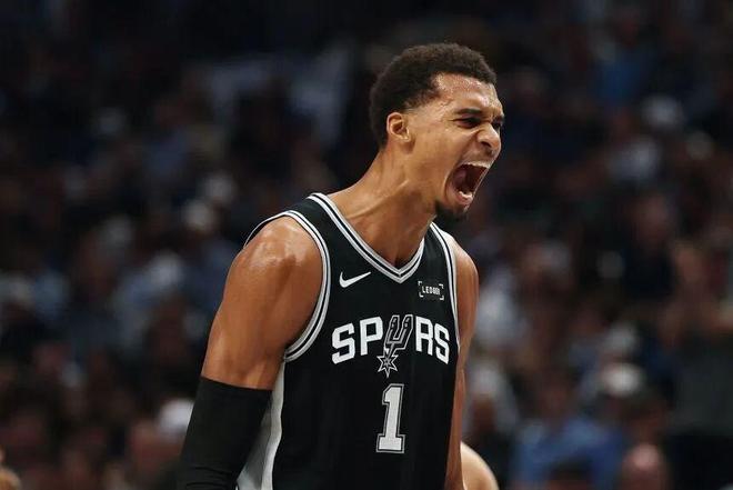 31+13+4蓋帽！文班周最佳，來(lái)了少林寺武功這么強(qiáng)了？？