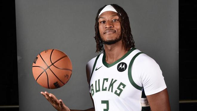 心態(tài)好，雄鹿隊(duì)中鋒邁爾斯·特納做好迎接步行者球迷噓聲的準(zhǔn)備