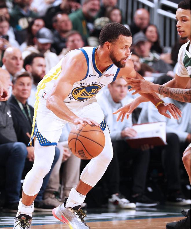 恥辱爆冷！勇士110-120雄鹿，看數(shù)據(jù)：他是頭號(hào)罪人！