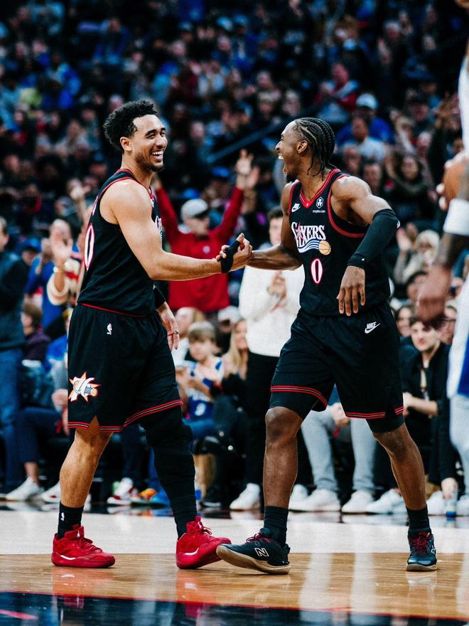 青春歸來，76人主場換回艾弗森時期經(jīng)典LOGO致敬01年總決賽賽季