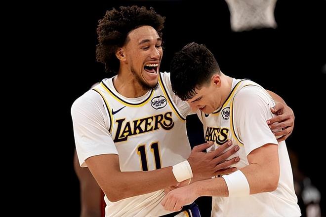 湖人替補(bǔ)中鋒：感謝后衛(wèi)們給了我機(jī)會(huì)，我希望接下來(lái)能多投些三分