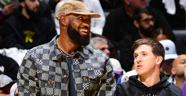 曝詹姆斯已被批準(zhǔn)進行對抗性訓(xùn)練 1-2周內(nèi)接受重新評估