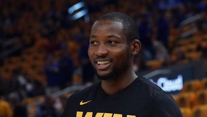 從續(xù)約爭議到首發(fā)核心！勇士鋒線難題迎刃而解，全是巴特勒的功勞