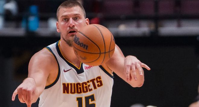 杜兰特31分创3大纪录!仍无缘日最佳,他遇到送16助+绝杀的里夫斯