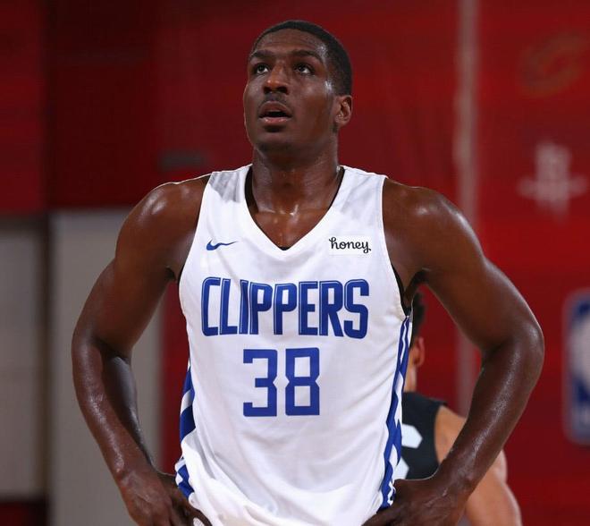 经纪公司：前稠州、深圳外援雷吉-佩里加盟北控