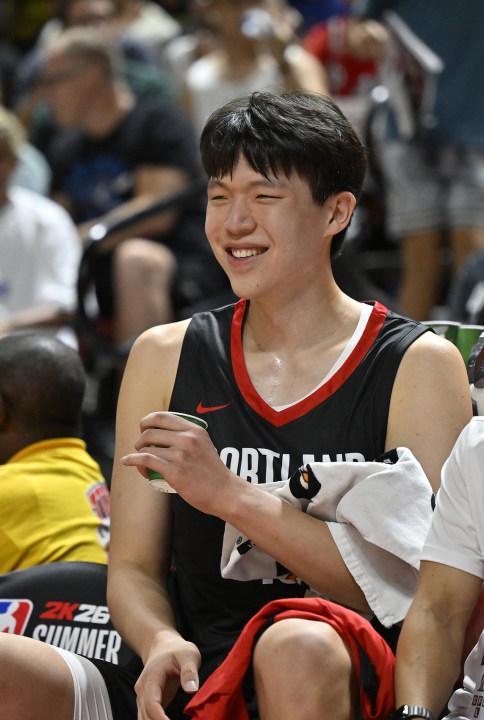 老师级别✍️杨瀚森首节从容不迫 送出1板2助1帽&正负值+19