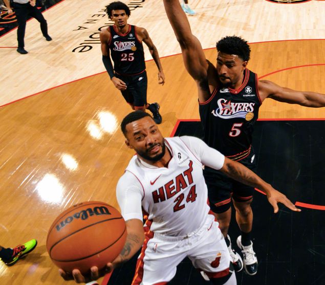 三人組狂轟74分！東部勁旅4連勝沖上第三，快船舊將32分成贏家