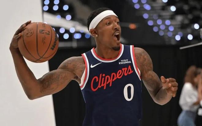 快船惨败太阳！祖巴茨暴走空砍，3配角稳健，5老将引发球队崩盘！