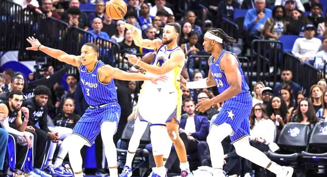 勇士內線狂丟64分！庫里空砍34分，遭遇哈登式尷尬，梭哈濃眉吧