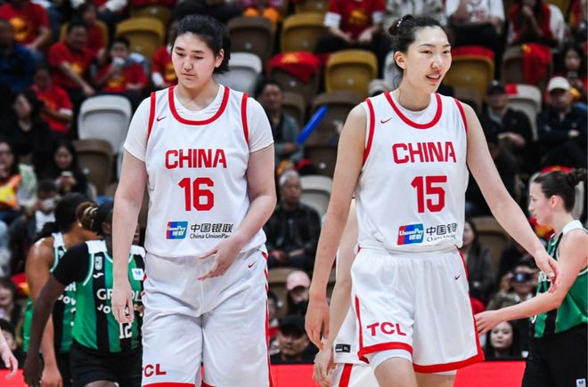 两战20中16成女篮支柱！韩旭李月汝齐头并进 宫鲁鸣透露进化真因