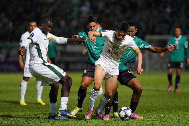 中超四強亞冠集體塌房，不是踢不過？而是被中國足協坑慘了！