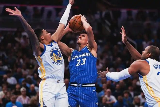 庫里空砍34+9！勇士3連勝遭終結，巴特勒苦造15罰，6號秀奇兵21分