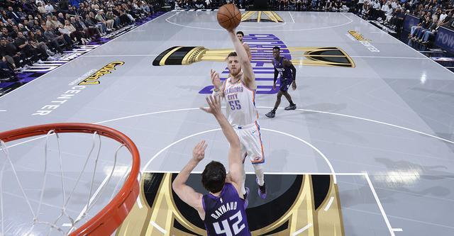 哈滕33+19亞歷山大30分 雷霆客場(chǎng)大勝?lài)?guó)王31分