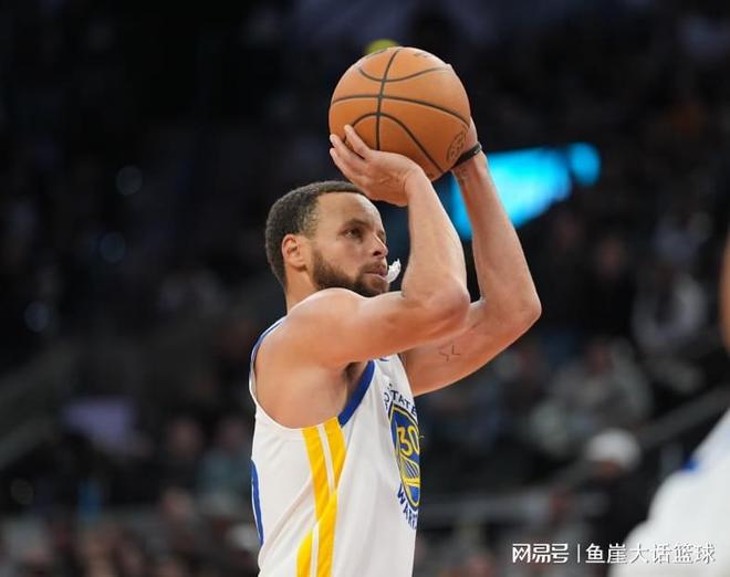 勇士完敗！庫里34+9難救主，魔術6人得分上雙，巴特勒33+7起沖突