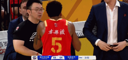 杨鸣:CBA用不同裁判搭配让运动员不适应,要么就用欧洲,或者是亚洲的